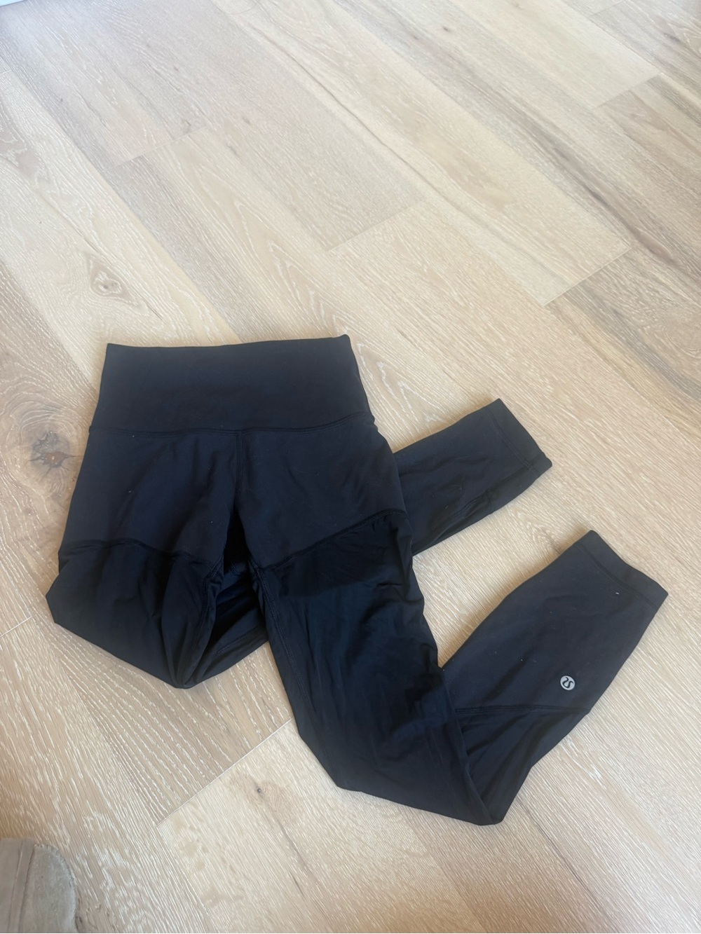 Lululemon athletica black mesh 28” leggings